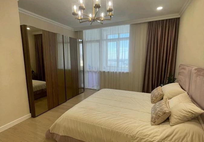 3-комнатная квартира · 100 м² · 6/7 этаж, Тыныбаева 6 — Бизнес класс, потолки 3м