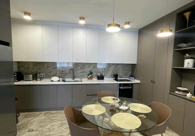 3-комнатная квартира · 100 м² · 6/7 этаж, Тыныбаева 6 — Бизнес класс, потолки 3м