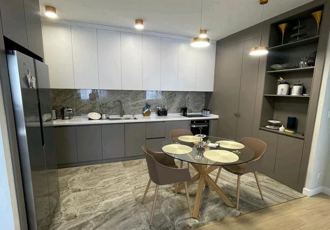 3-комнатная квартира · 100 м² · 6/7 этаж, Тыныбаева 6 — Бизнес класс, потолки 3м