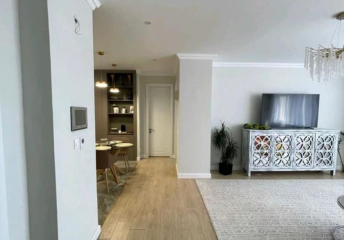 3-комнатная квартира · 100 м² · 6/7 этаж, Тыныбаева 6 — Бизнес класс, потолки 3м