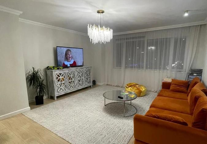 3-комнатная квартира · 100 м² · 6/7 этаж, Тыныбаева 6 — Бизнес класс, потолки 3м