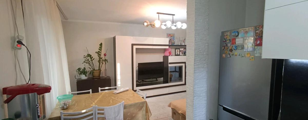 3-комнатная квартира, 65 м², 4/4 этаж, мкр Коктем-2
