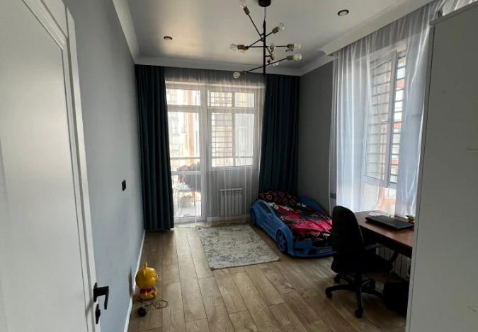 4-комнатная квартира, 100.2 м², 5/18 этаж, Абая — Брусиловского