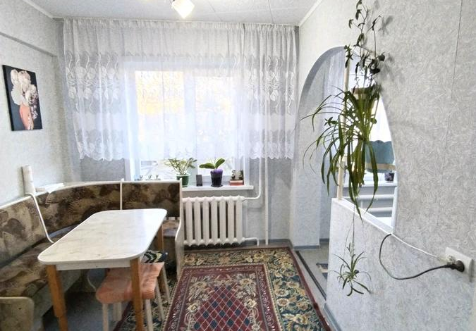 4-комнатная квартира · 60 м² · 2/5 этаж, Островского 2