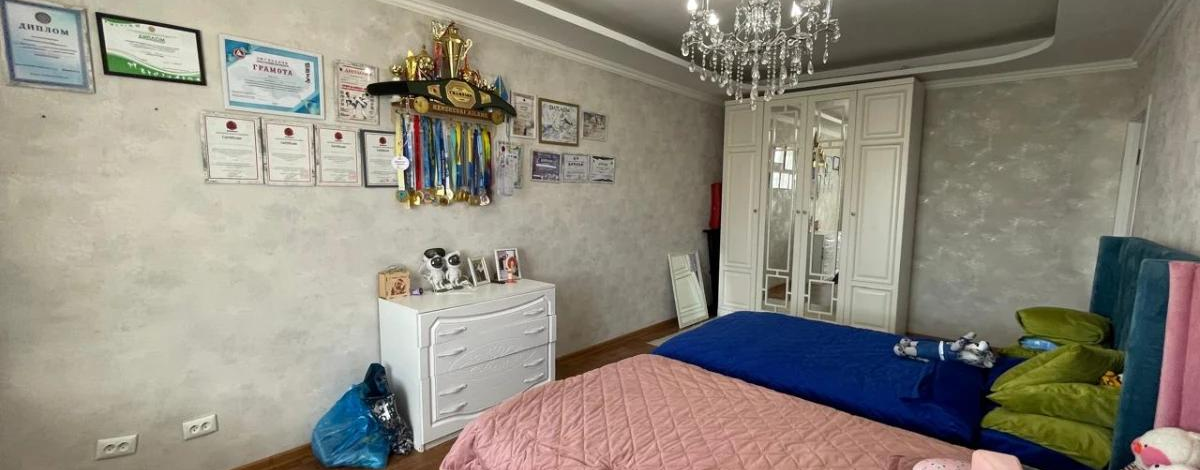 5-комнатная квартира, 200 м², 9/10 этаж, Женис 75/2