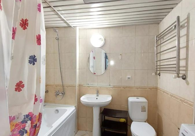 2-комнатная квартира, 65 м², 1/9 этаж, мкр Аккент 30