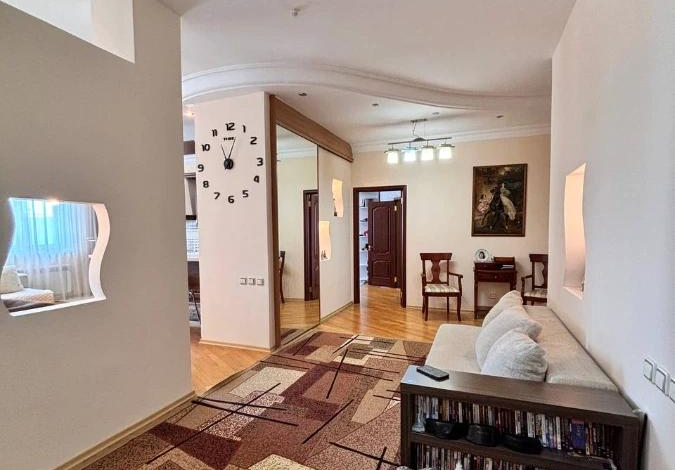 4-комнатная квартира, 172 м², 8/9 этаж, Достык 10