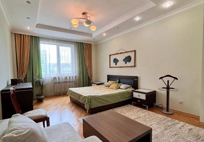 4-комнатная квартира, 172 м², 8/9 этаж, Достык 10