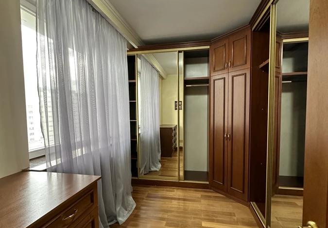 4-комнатная квартира, 194 м², 10/13 этаж, Достык 14