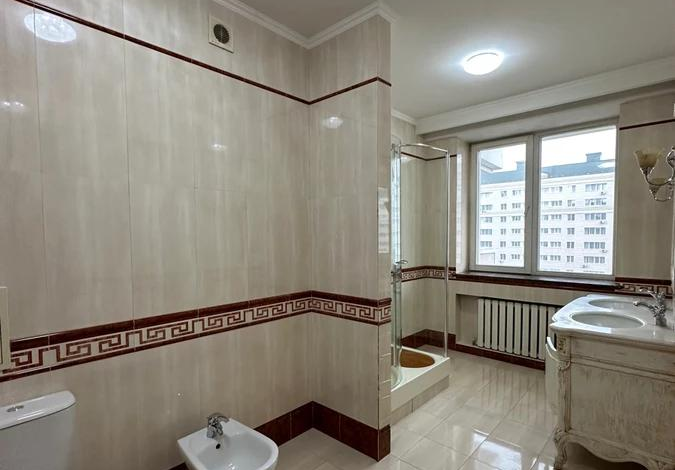 4-комнатная квартира, 194 м², 10/13 этаж, Достык 14