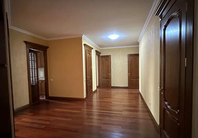 4-комнатная квартира, 194 м², 10/13 этаж, Достык 14