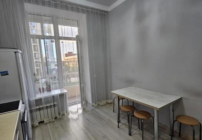 1-комнатная квартира, 40 м², 3/9 этаж, Кайым Мухамедханов 21/2