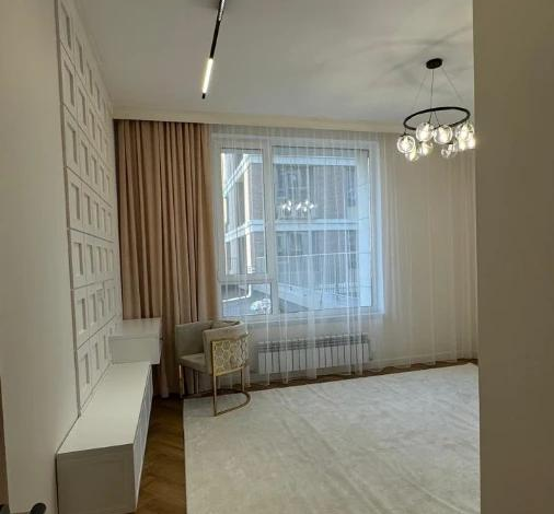 4-комнатная квартира, 125 м², 3/18 этаж, Тауелсиздик 56/1