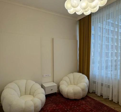 4-комнатная квартира, 125 м², 3/18 этаж, Тауелсиздик 56/1