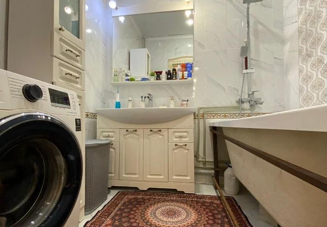 3-комнатная квартира, 83.5 м², 4/5 этаж, Кабанбай батыра 93а