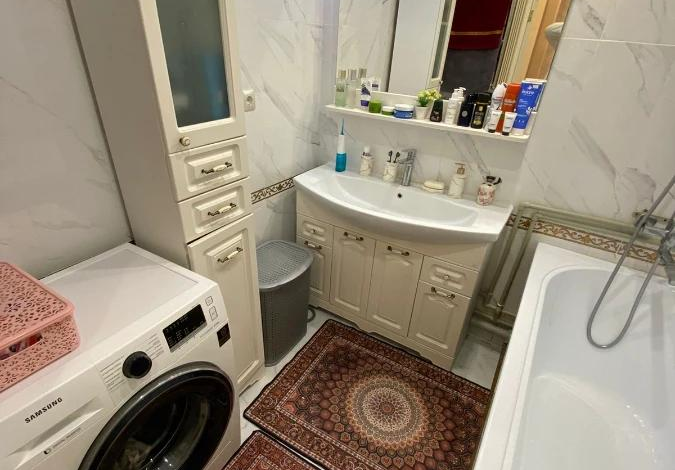 3-комнатная квартира, 83.5 м², 4/5 этаж, Кабанбай батыра 93а