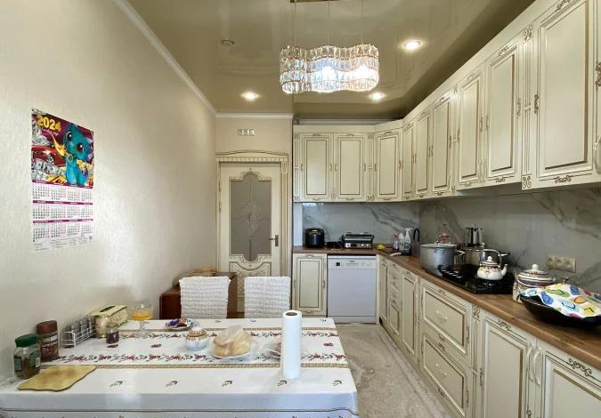 3-комнатная квартира, 83.5 м², 4/5 этаж, Кабанбай батыра 93а