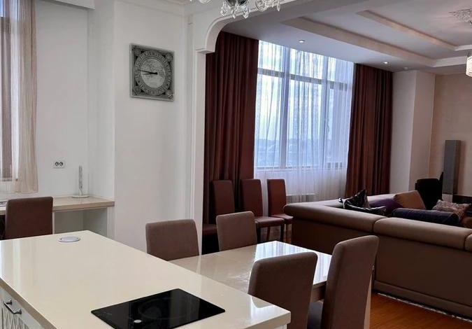 4-комнатная квартира, 200 м², 13/31 этаж, Ахмета Байтурсынова 9