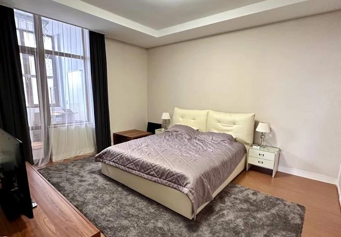4-комнатная квартира, 200 м², 13/31 этаж, Ахмета Байтурсынова 9