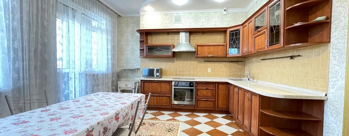 3-комнатная квартира, 135 м², 8/10 этаж, Сарайшык 38