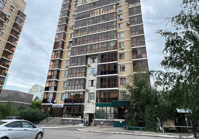 5-комнатная квартира, 162 м², 13/16 этаж, Республики 9/1