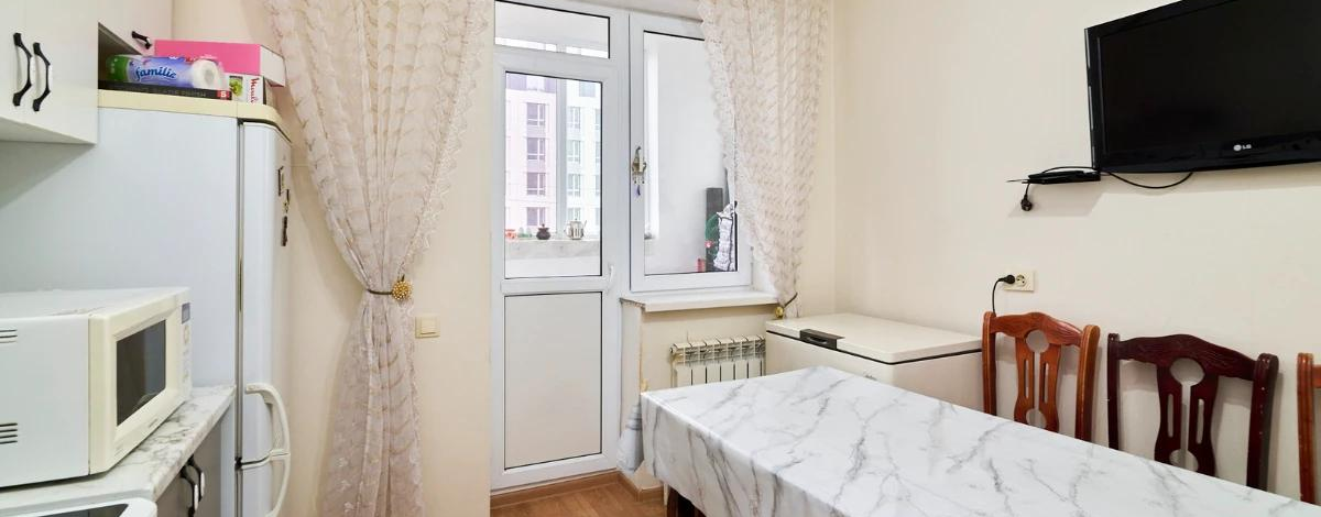 4-комнатная квартира, 100 м², 2/9 этаж, Молдагалиева 6