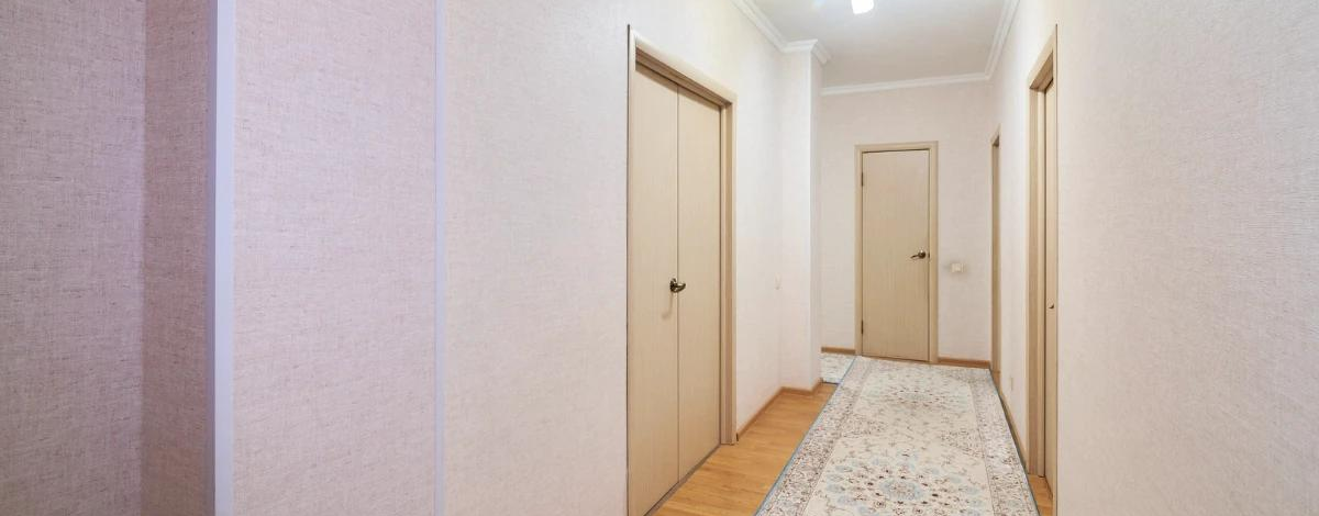 4-комнатная квартира, 100 м², 2/9 этаж, Молдагалиева 6