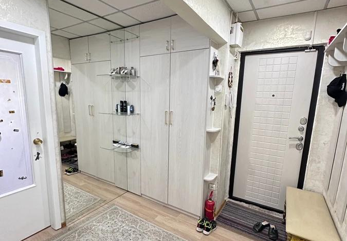 3-комнатная квартира, 64.2 м², 5/5 этаж, Желтоксан 27