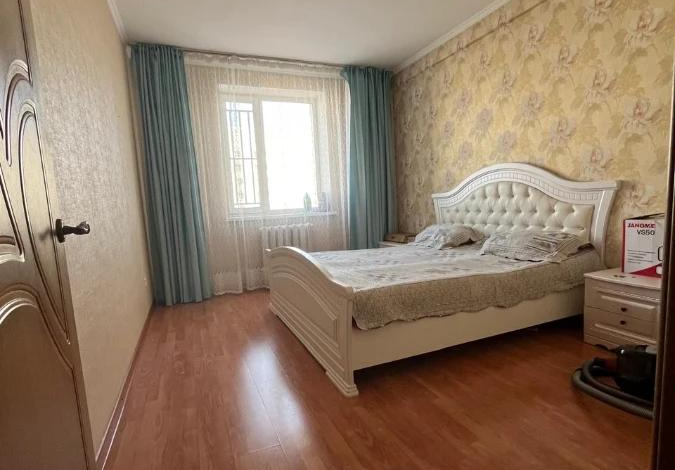 3-комнатная квартира, 90 м², 5/13 этаж, Момышулы