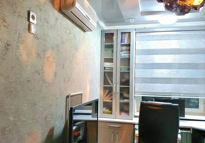 3-комнатная квартира · 60 м² · 4/5 этаж, Казыбек би 120 — Абая