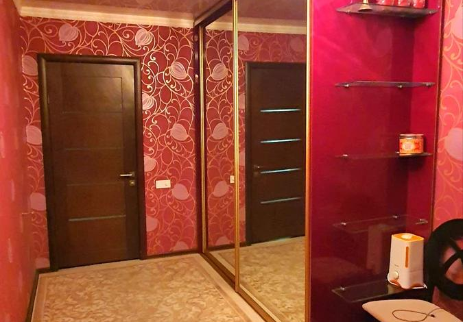 3-комнатная квартира · 60 м² · 4/5 этаж, Казыбек би 120 — Абая
