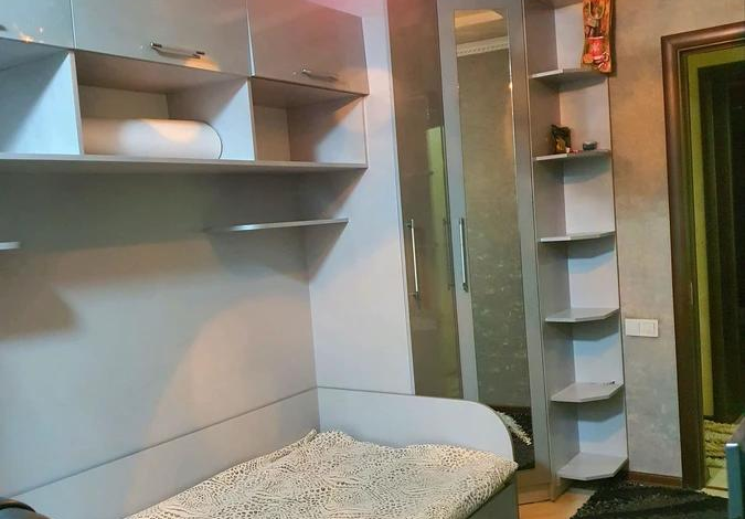 3-комнатная квартира · 60 м² · 4/5 этаж, Казыбек би 120 — Абая