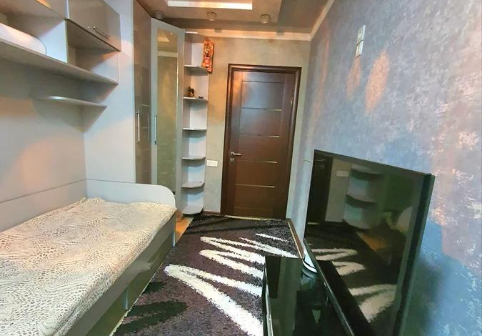 3-комнатная квартира · 60 м² · 4/5 этаж, Казыбек би 120 — Абая