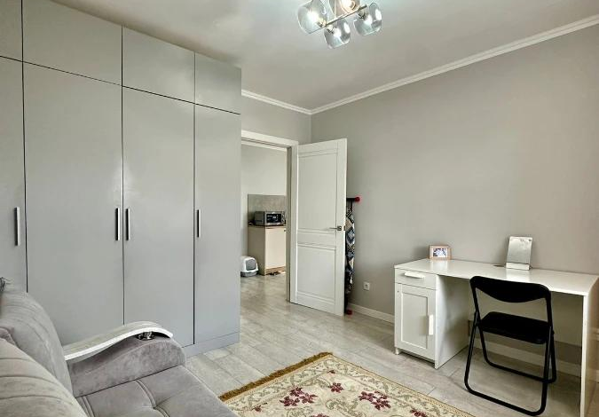 2-комнатная квартира, 42.5 м², 5/5 этаж, Кенен Азербаева 14/1