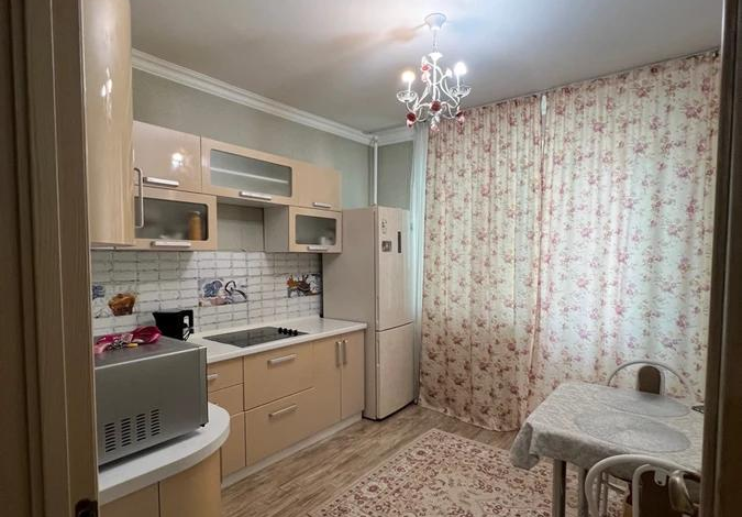 3-комнатная квартира, 90.1 м², 7/13 этаж, Чингиза Айтматова