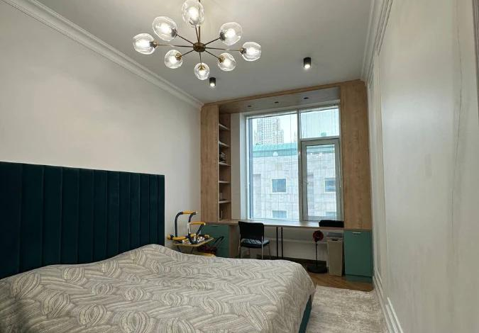 4-комнатная квартира, 150 м², 4/18 этаж, Кайым Мухамедханов