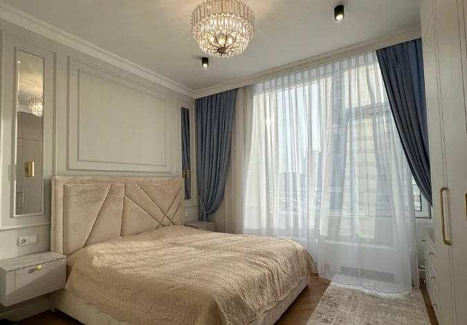 4-комнатная квартира, 150 м², 4/18 этаж, Кайым Мухамедханов