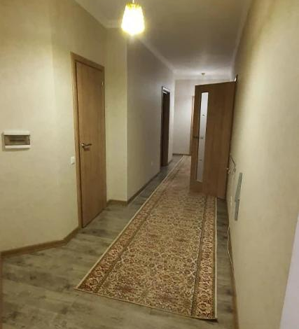 5-комнатная квартира, 137 м², 2/9 этаж, Сарайшык 9