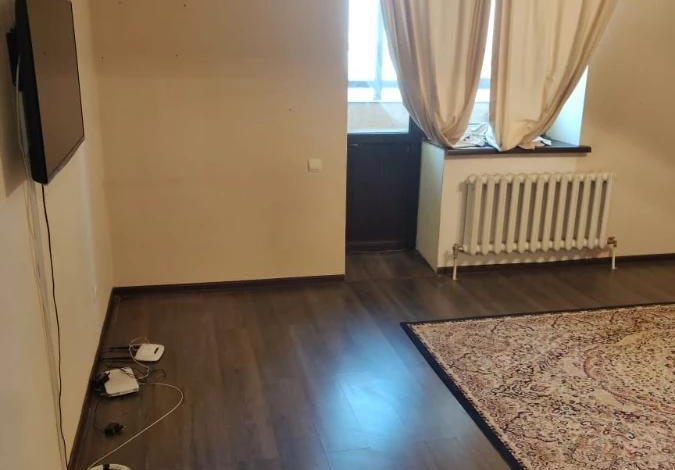 2-комнатная квартира, 75 м², 4/9 этаж, Тлендиева 50/1