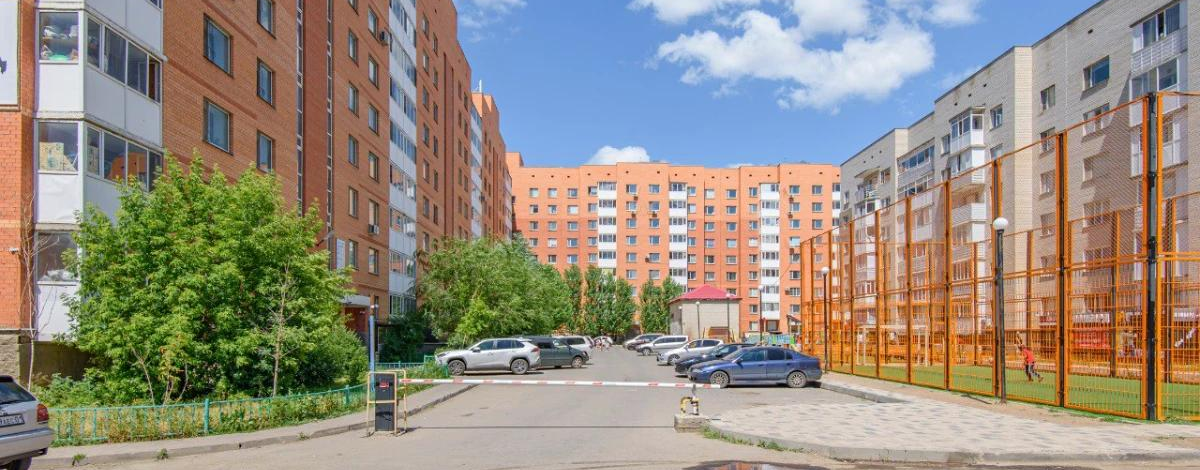 2-комнатная квартира, 60 м², 3/9 этаж, Азербаева 4/1