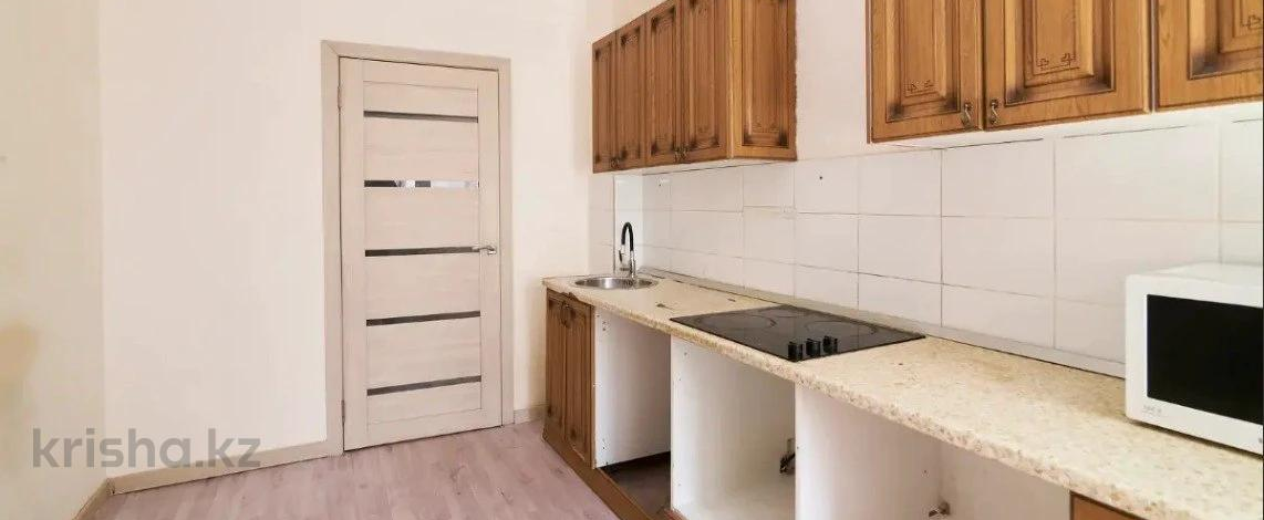 2-комнатная квартира, 60 м², 3/9 этаж, Азербаева 4/1