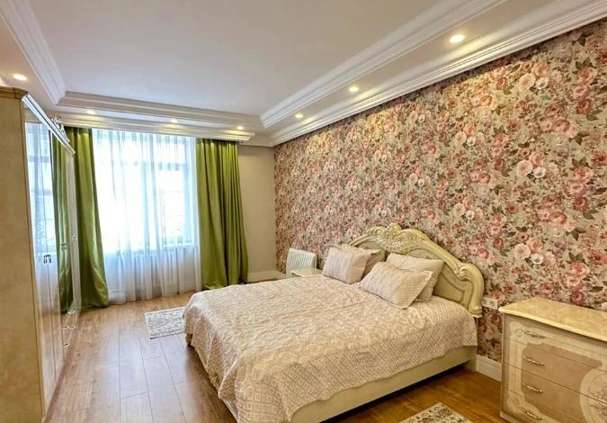 4-комнатная квартира, 218 м², 4/6 этаж, Шарль де Голль 3