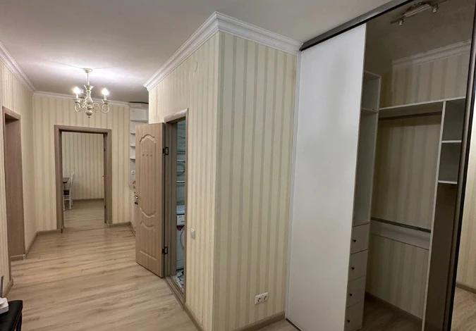 2-комнатная квартира, 61 м², 2/9 этаж, Момышулы 43