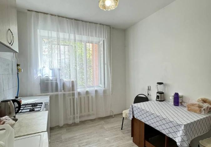 1-комнатная квартира, 45.6 м², 1/5 этаж, Абая 952