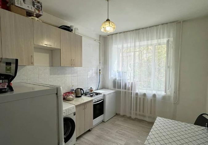 1-комнатная квартира, 45.6 м², 1/5 этаж, Абая 952