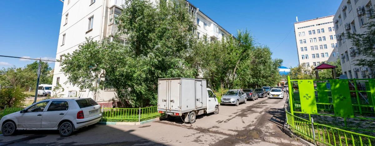 2-комнатная квартира, 45 м², 1/5 этаж, Женис 79/1