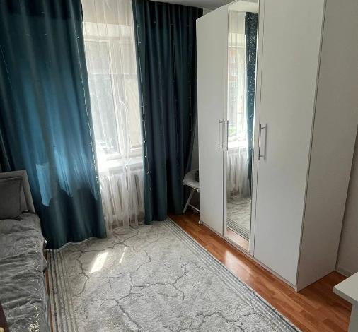 3-комнатная квартира, 69.8 м², 3/5 этаж, Абая