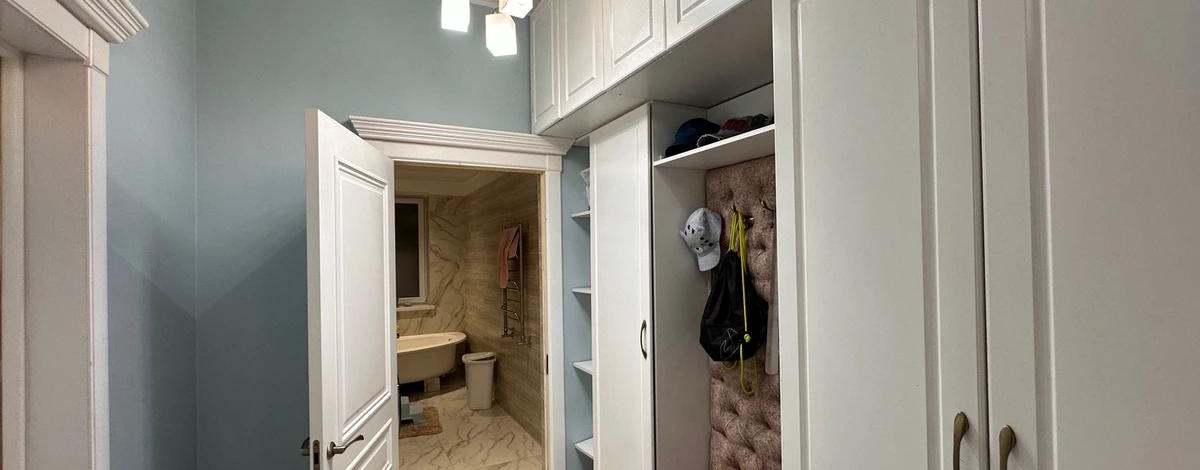 6-комнатная квартира · 220 м² · 1/2 этаж, Закрытый городок Тұлпар 203/6