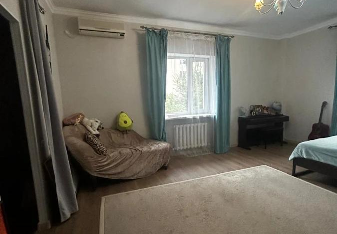 3-комнатная квартира, 147.6 м², 2/5 этаж, проспект Женис 5