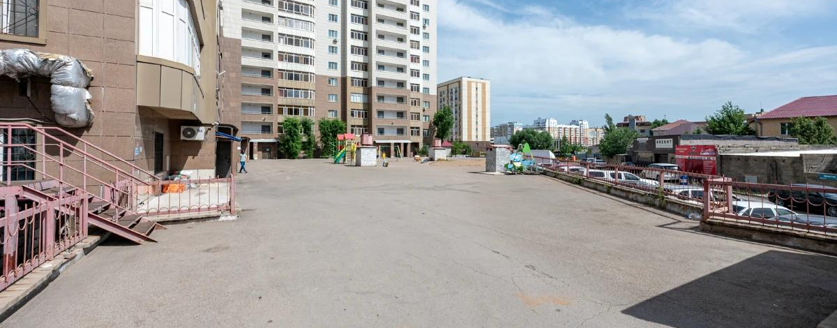 3-комнатная квартира, 107.5 м², 3/12 этаж, Сатпаева 18